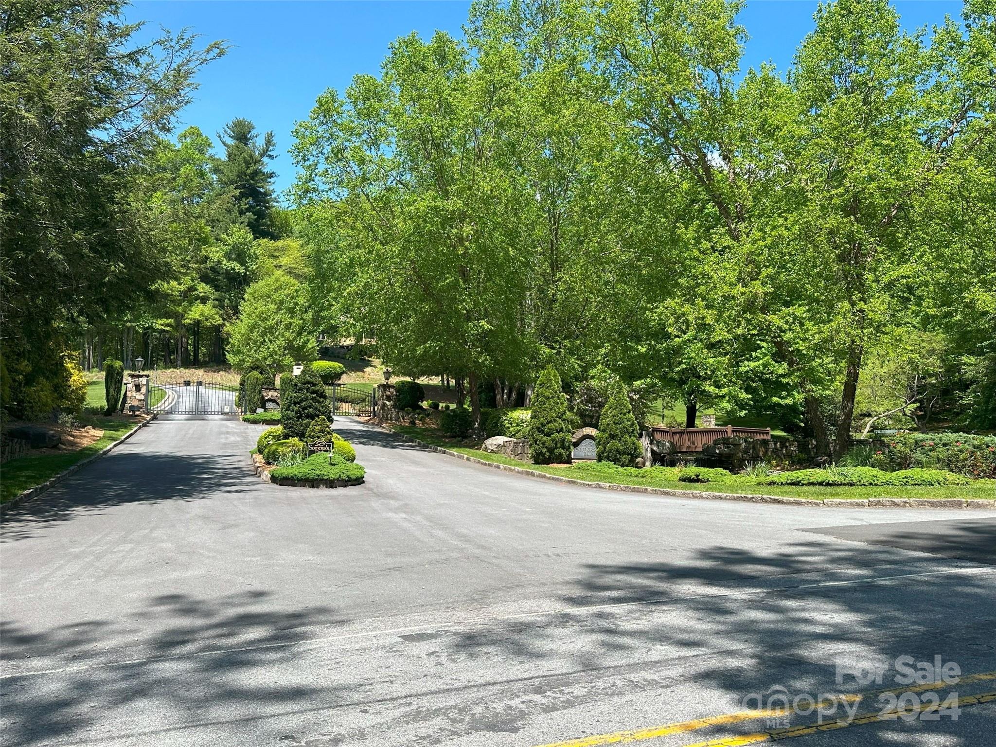 185 Crossvine Trail Hendersonville NC 28739
