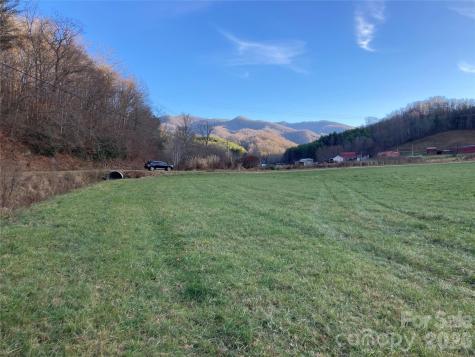 124 Shootout Lane Burnsville NC 28714