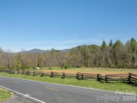 137 Nancy Ashworth Lane Fairview NC 28730