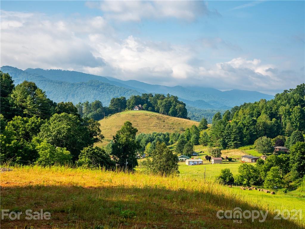 530 John Henry Road Burnsville NC 28714