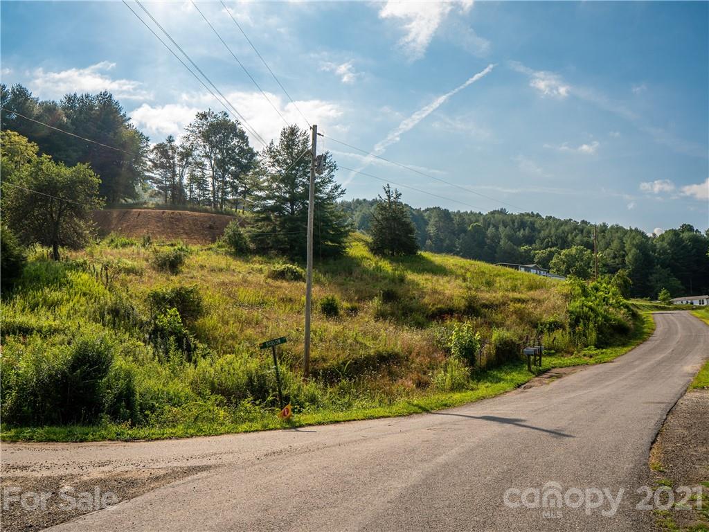530 John Henry Road Burnsville NC 28714