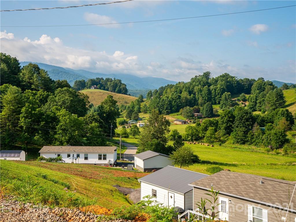 530 John Henry Road Burnsville NC 28714