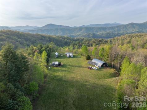 8888 Yellow Branch Road Robbinsville NC 28771