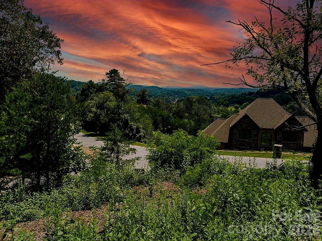 8 English Hills Drive Asheville NC 28804