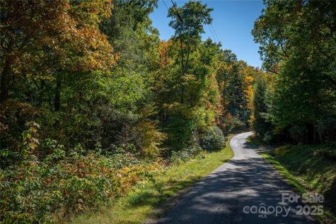 40 & 41 Falcon Crest Loop Waynesville NC 28786