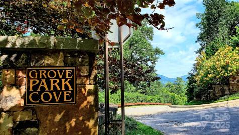 33 Grovepoint Way Asheville NC 28804