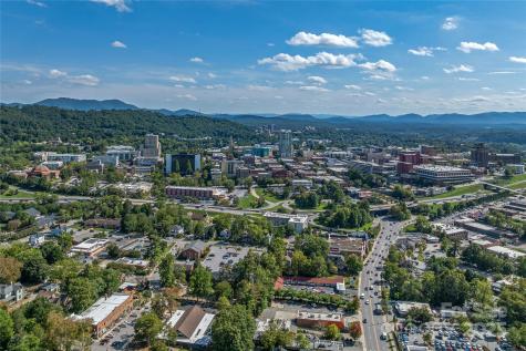 33 Grovepoint Way Asheville NC 28804
