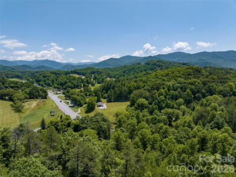 1409 Us 441 Highway Whittier NC 28789