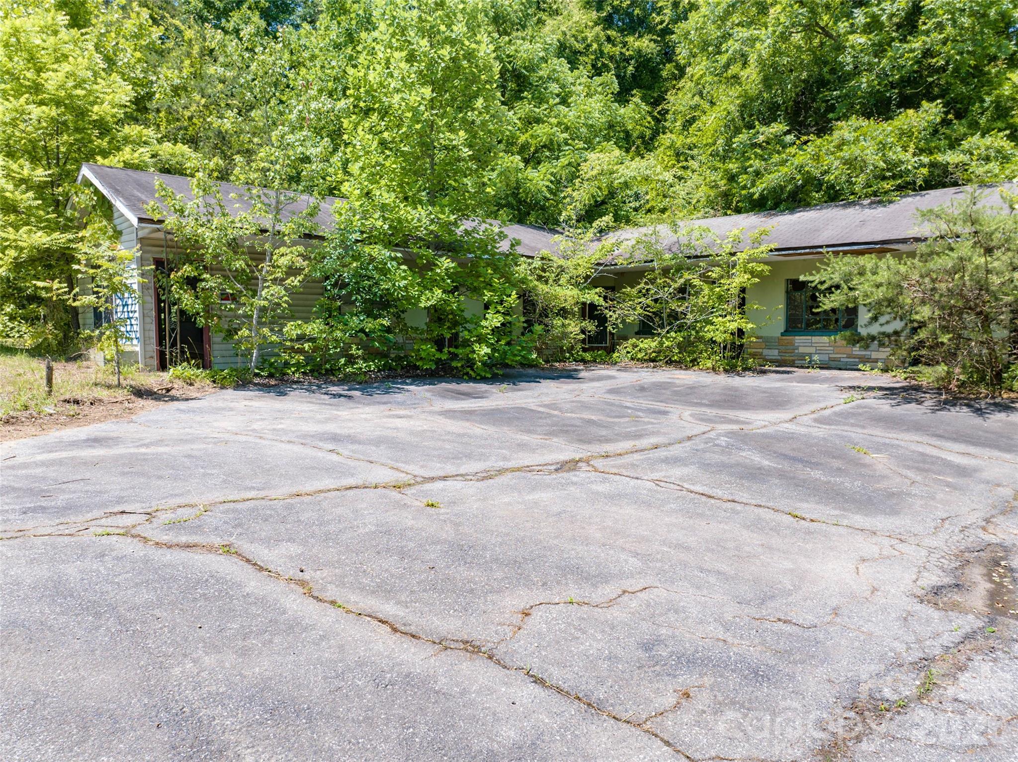 1409 Us 441 Highway Whittier NC 28789