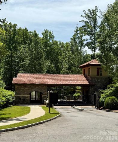 19 Villa Nova Drive Asheville NC 28804
