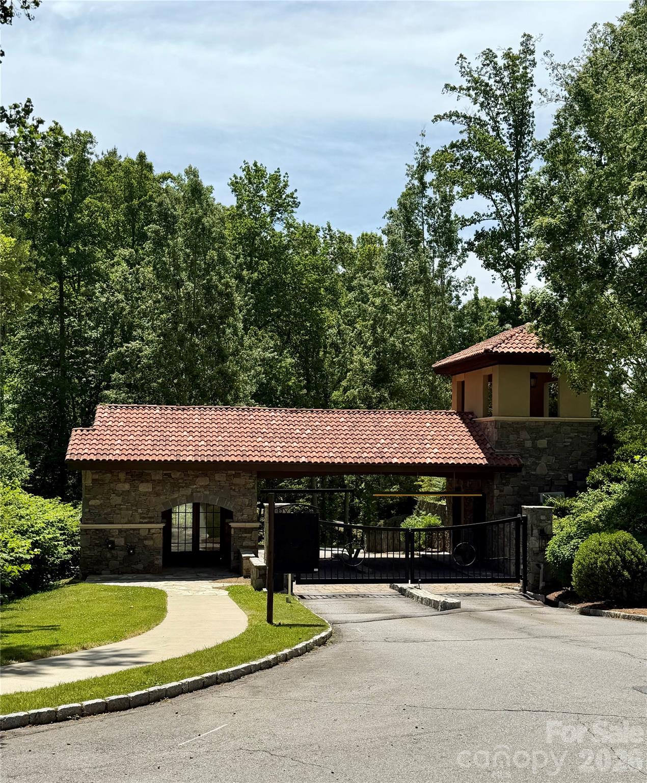 19 Villa Nova Drive Asheville NC 28804