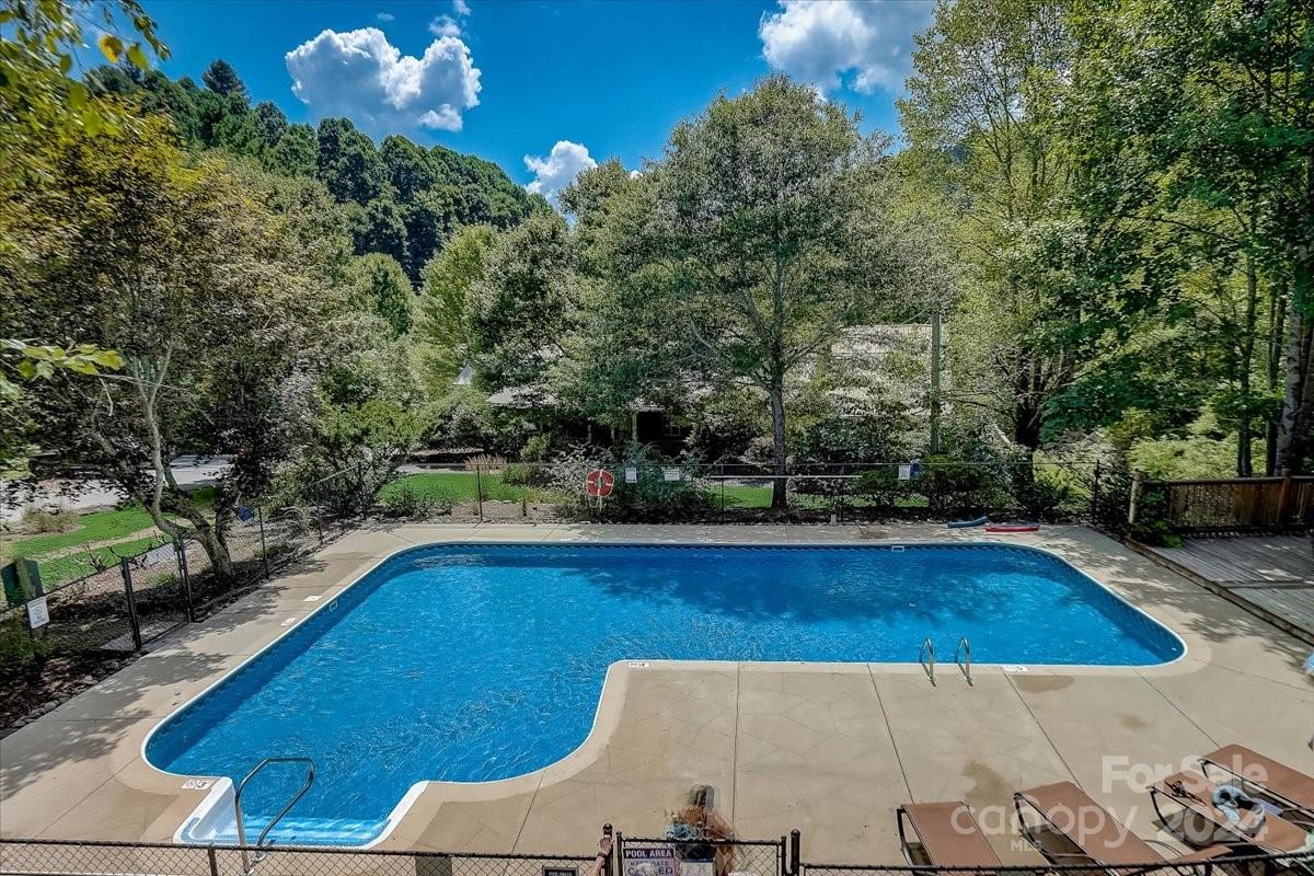 98 Goldenleaf Road Mars Hill NC 28754