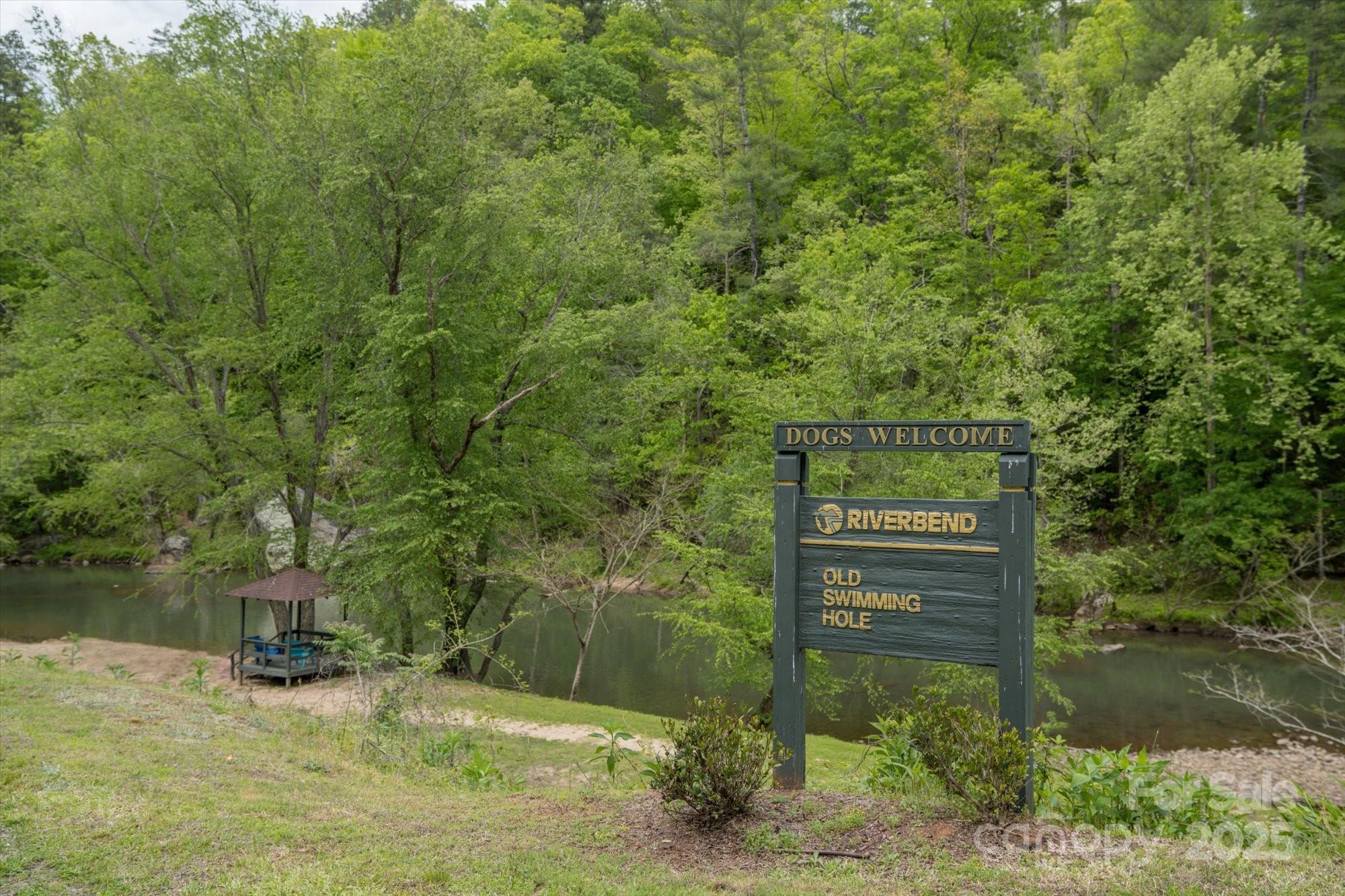 1015 Rainbow Circle Lake Lure NC 28746