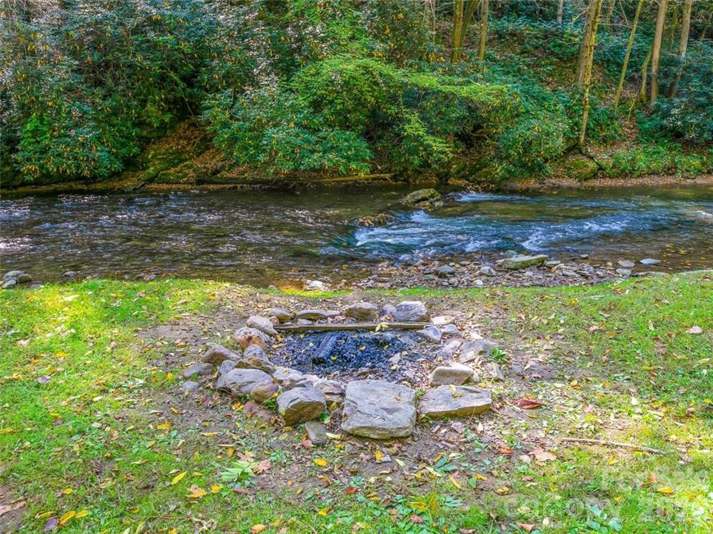 34 Laurel Heights Mars Hill NC 28753