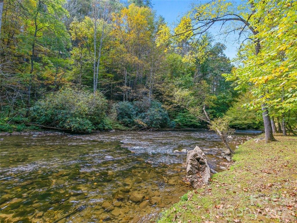 34 Laurel Heights Mars Hill NC 28753
