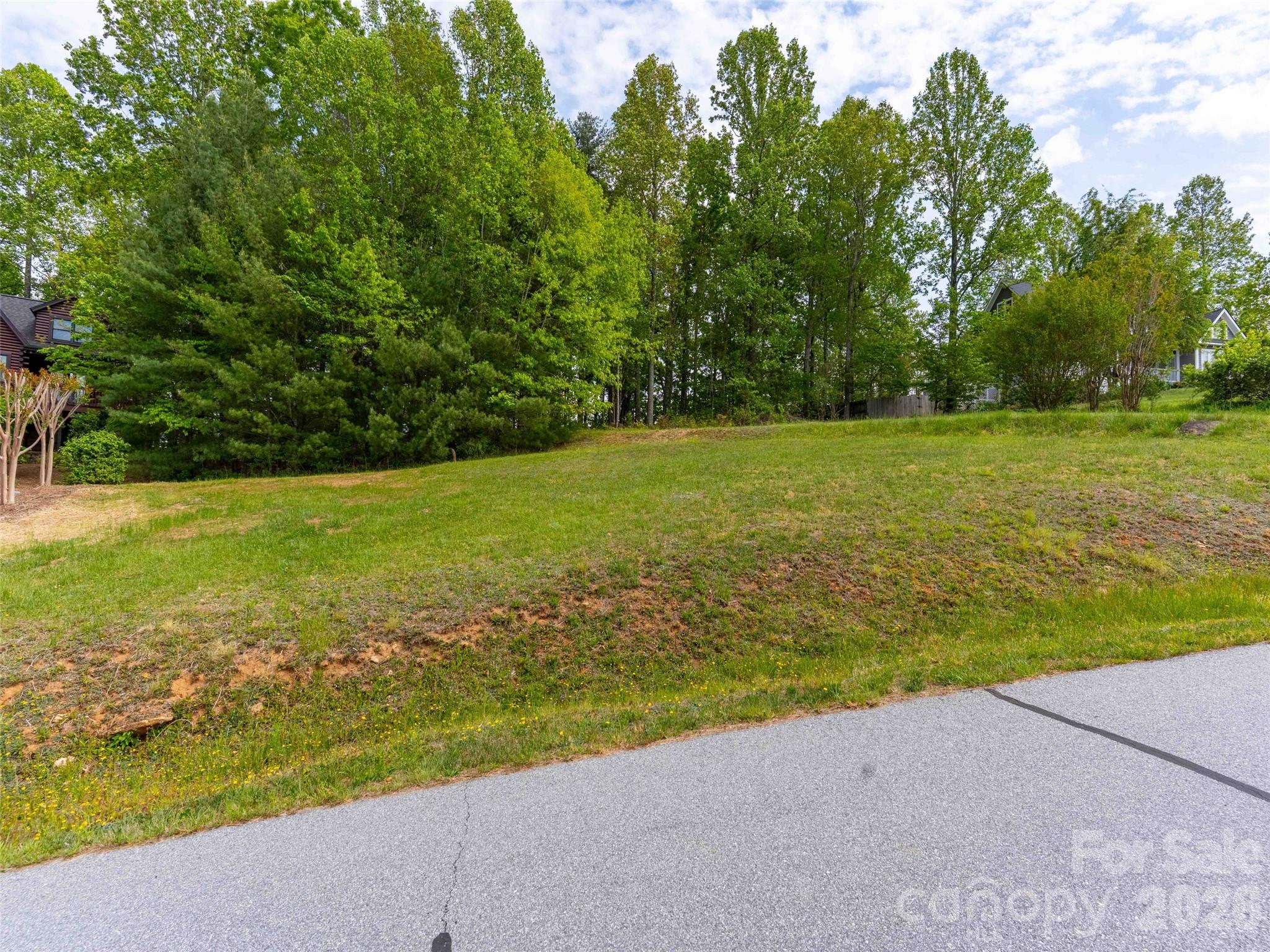 661 Whites Lake Boulevard Saluda NC 28773