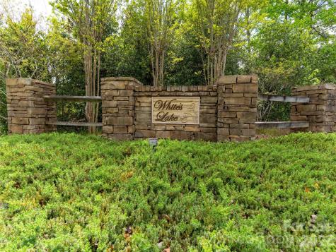 661 Whites Lake Boulevard Saluda NC 28773
