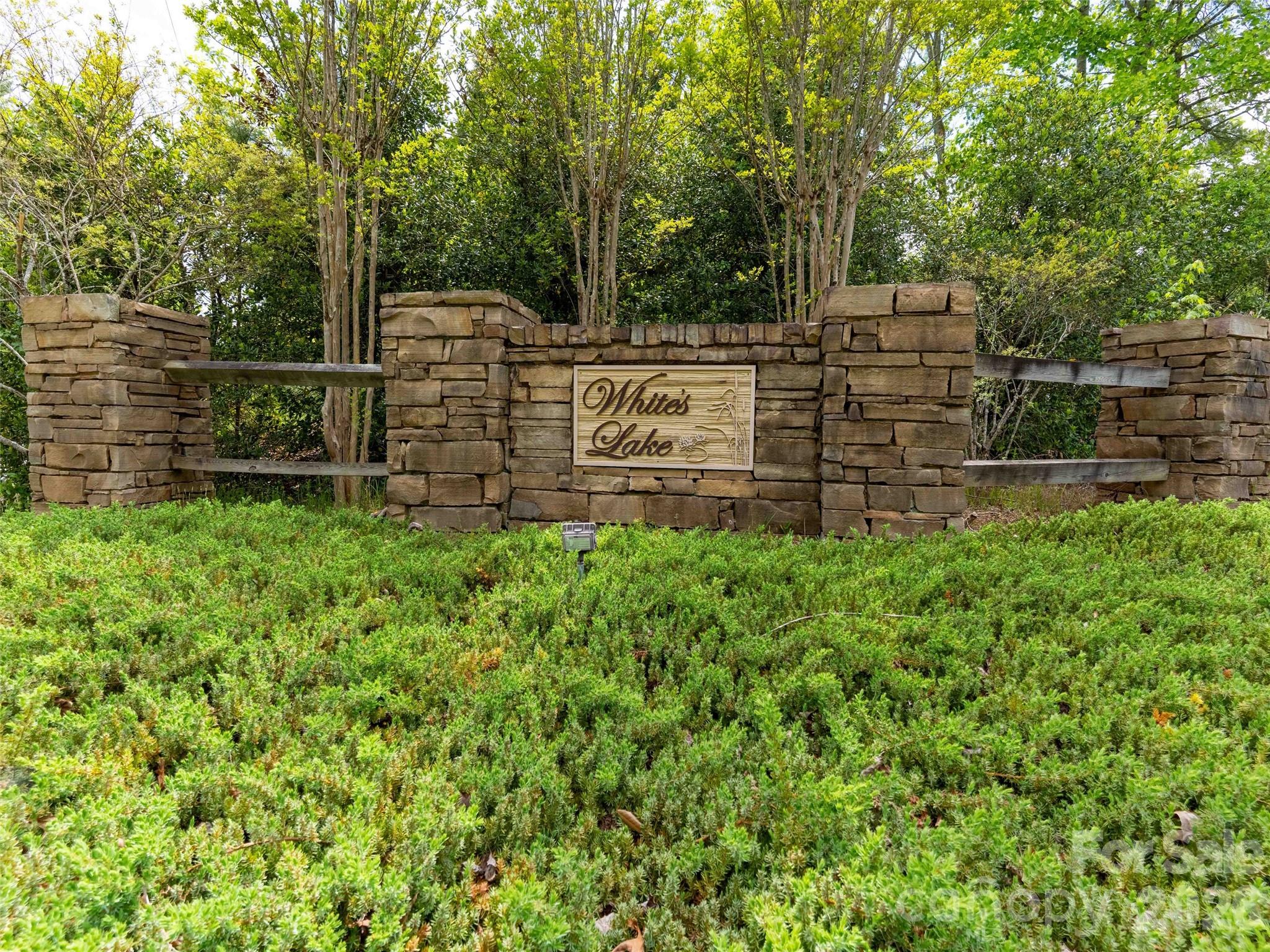 661 Whites Lake Boulevard Saluda NC 28773
