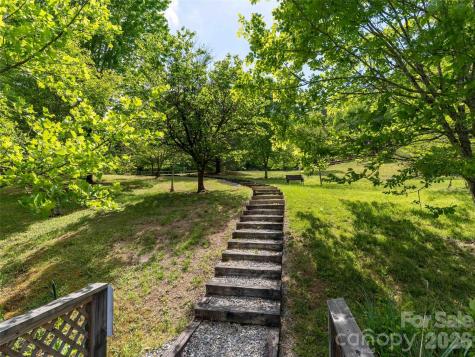 661 Whites Lake Boulevard Saluda NC 28773
