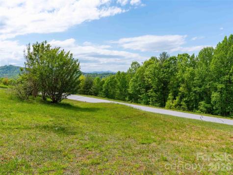 661 Whites Lake Boulevard Saluda NC 28773