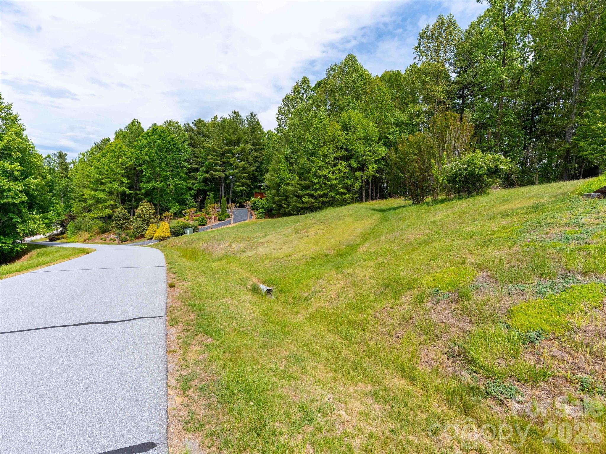 661 Whites Lake Boulevard Saluda NC 28773