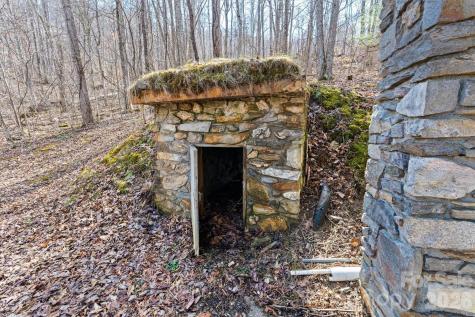 140 Wild Mountain Lane Barnardsville NC 28709