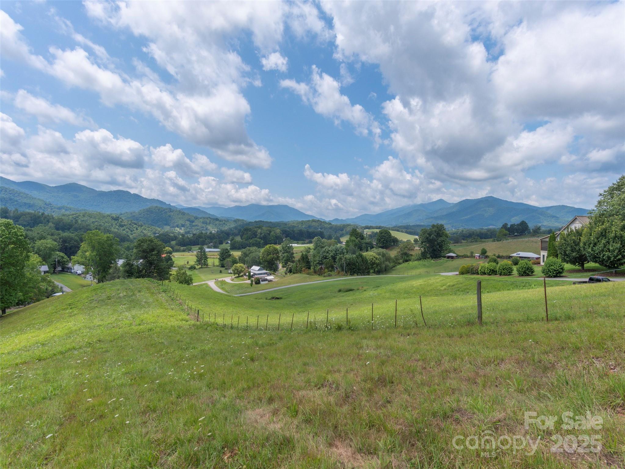 00 Bark Trail Waynesville NC 28786