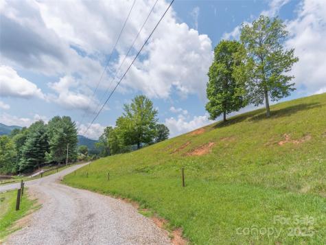 00 Bark Trail Waynesville NC 28786