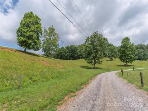 00 Bark Trail Waynesville NC 28786