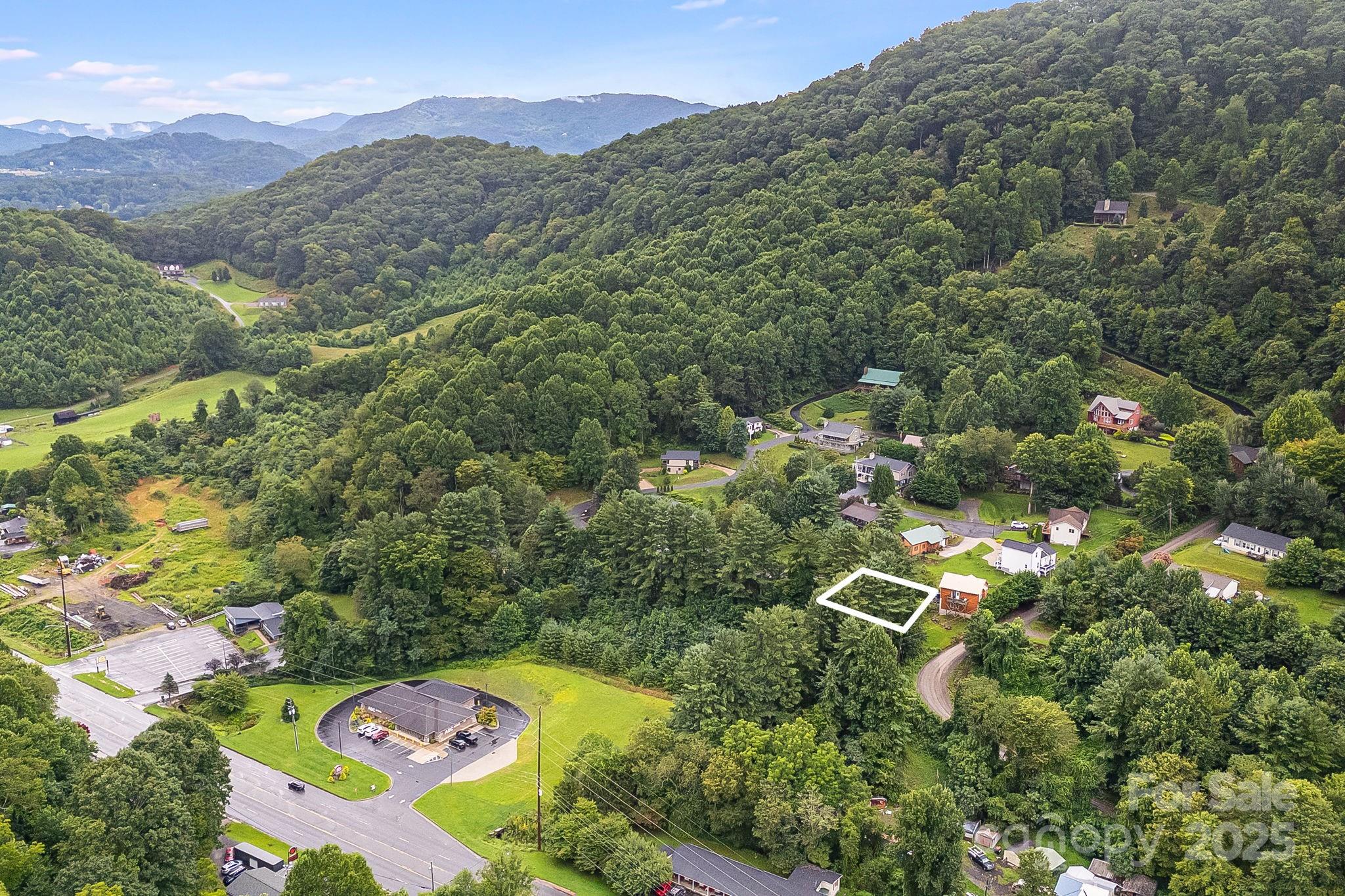 9999 Whippoorwill Way Waynesville NC 28786