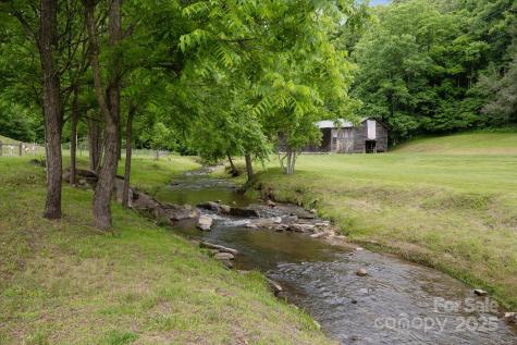 942 Paint Fork Road Mars Hill NC 28754