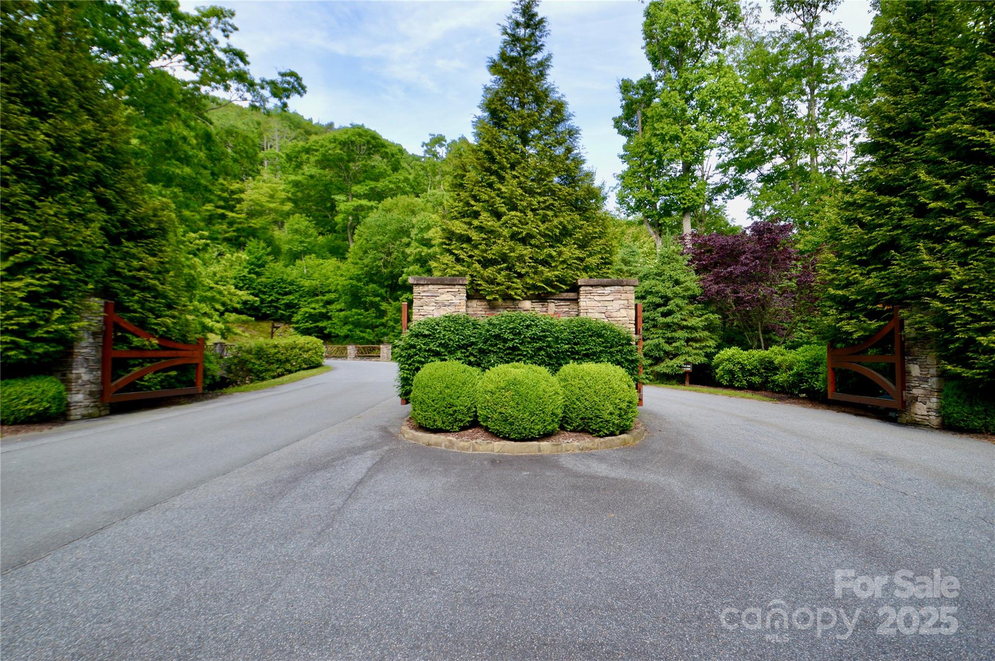 125 Stoneledge Lane Blowing Rock NC 28605