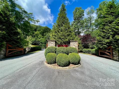 125 Stoneledge Lane Blowing Rock NC 28605