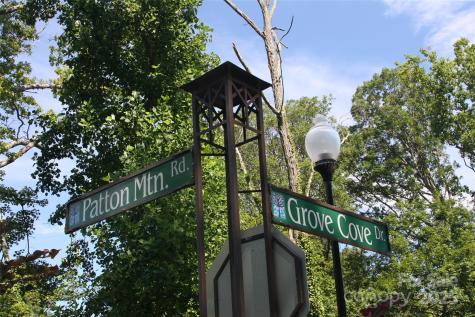 68 Wolfebridge Lane Asheville NC 28804