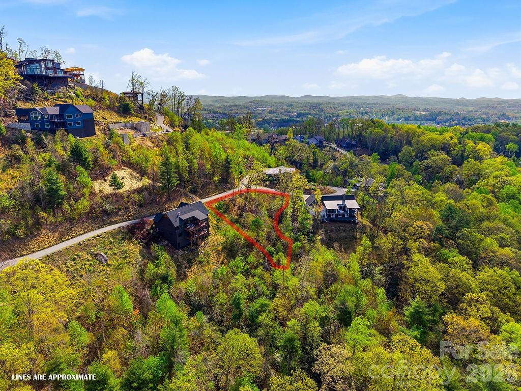 325 Curtain Bluff Hendersonville NC 28791