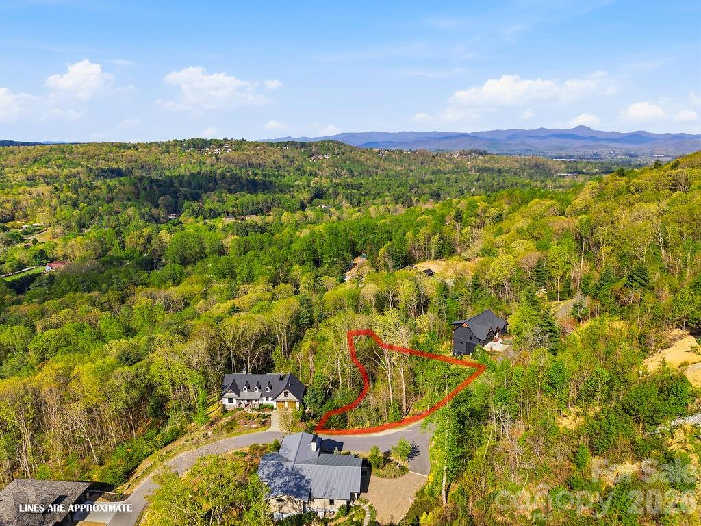 325 Curtain Bluff Hendersonville NC 28791
