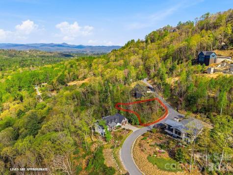 325 Curtain Bluff Hendersonville NC 28791