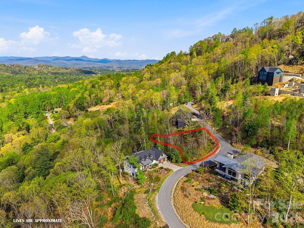 325 Curtain Bluff Hendersonville NC 28791