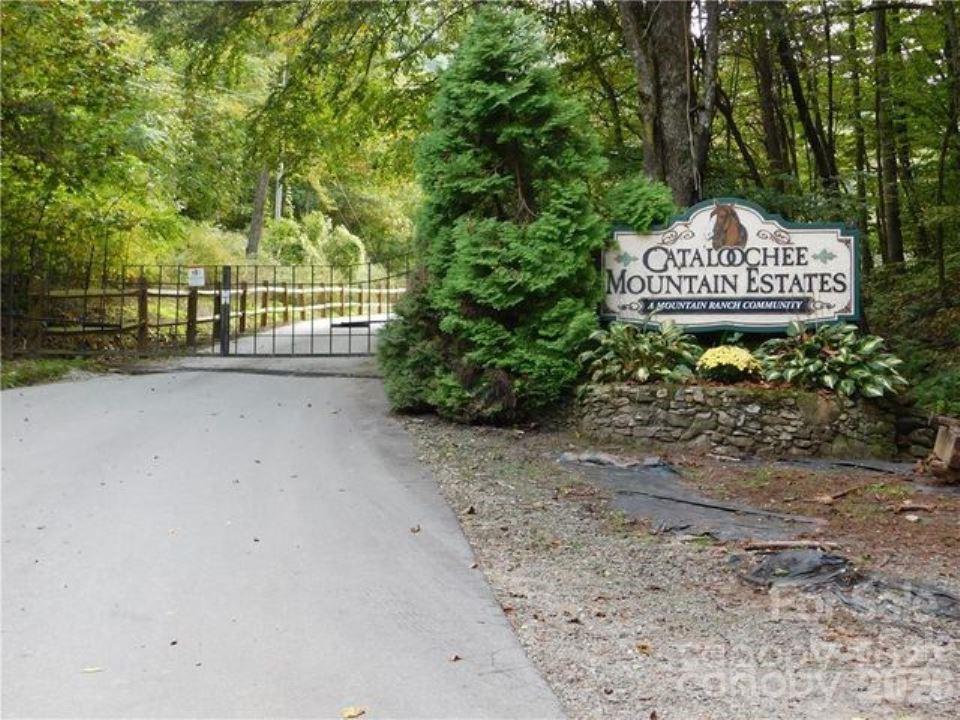 125 Lasso Lane Waynesville NC 28785