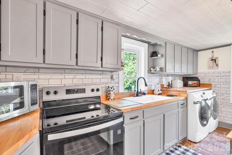 922 Prathers Creek Church Road Laurel Springs NC 28644