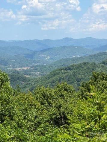 105 Dotsu Trail Maggie Valley NC 28751