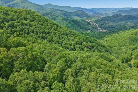 105 Dotsu Trail Maggie Valley NC 28751