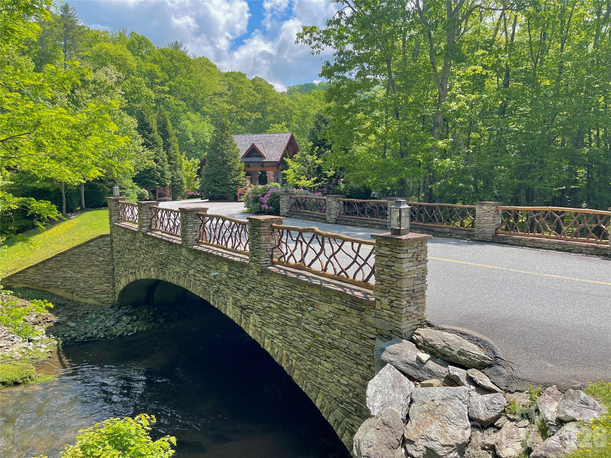 #203 Thunderhill Trail Blowing Rock NC 28605