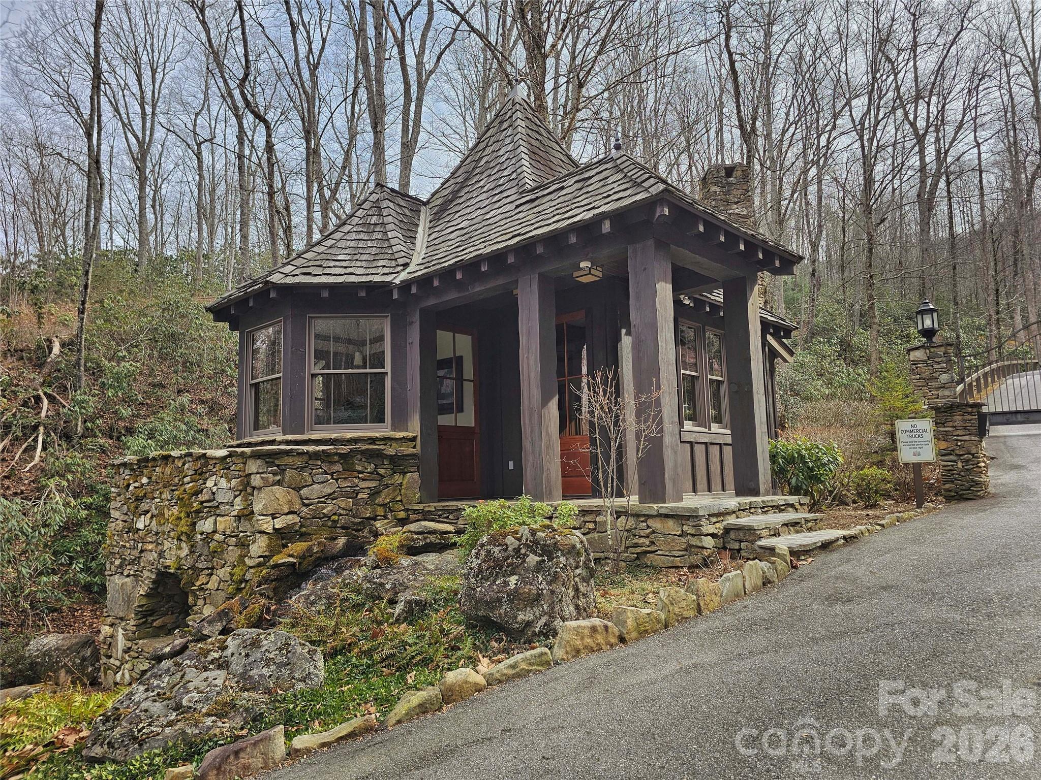 32 Finlaystone Trace Waynesville NC 28786