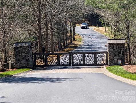 1094 Mills River Way Horse Shoe NC 28742