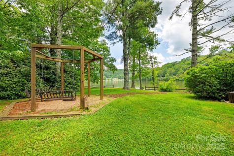 140 Pine View Road Newland NC 28657