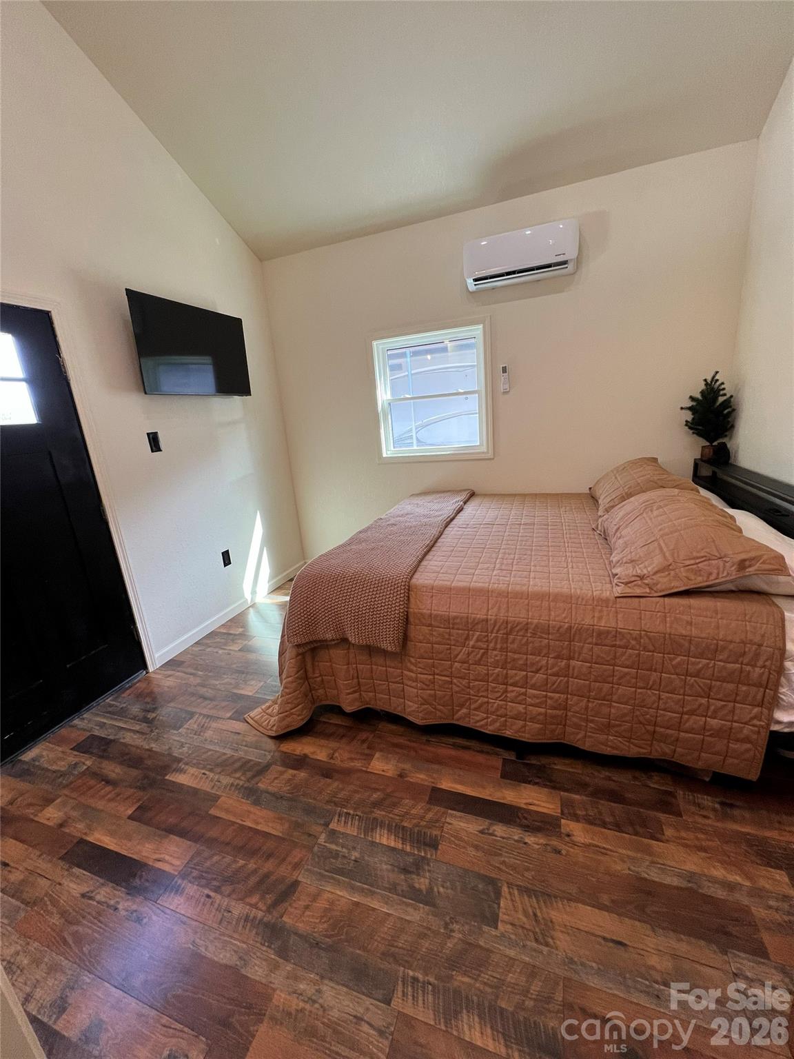 415 Hyde Road Stecoah NC 28771