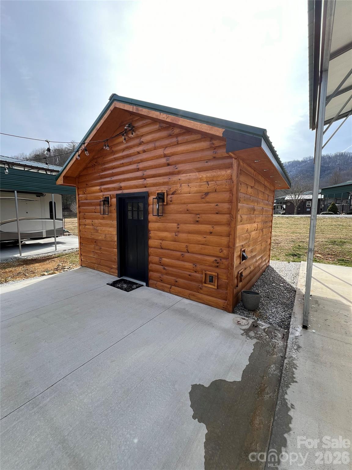 415 Hyde Road Stecoah NC 28771