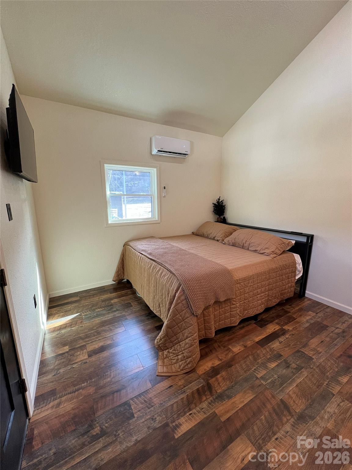 415 Hyde Road Stecoah NC 28771