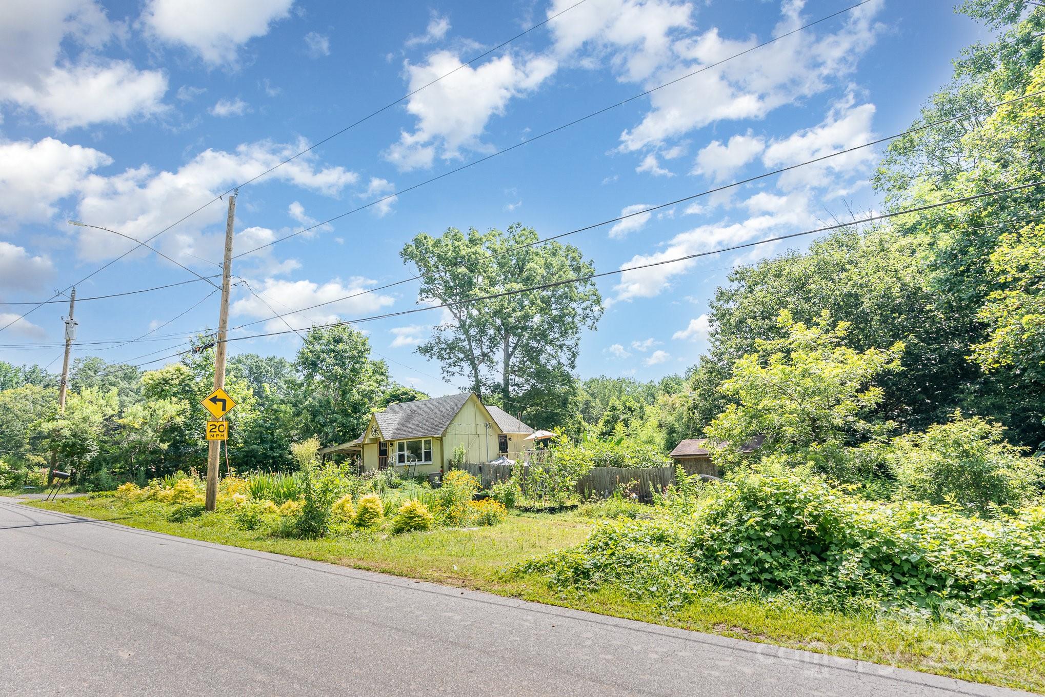 4124 Oakwood Road Charlotte NC 28269